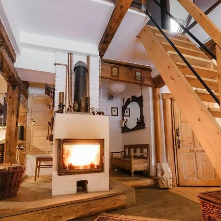 בית נופש Enchanting Antique In The Polish Forest Ponikiew (Lesser Poland)