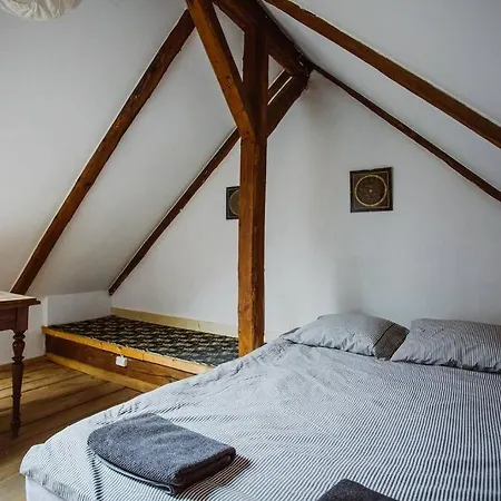 בית נופש Enchanting Antique In The Polish Forest